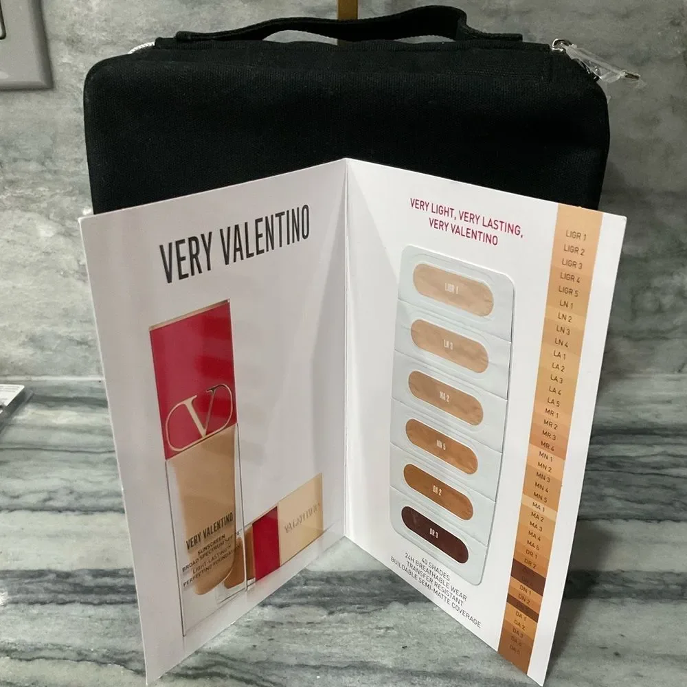 DOLCE N‎ GABBANA Cosmetic Case & Beauty Bundle